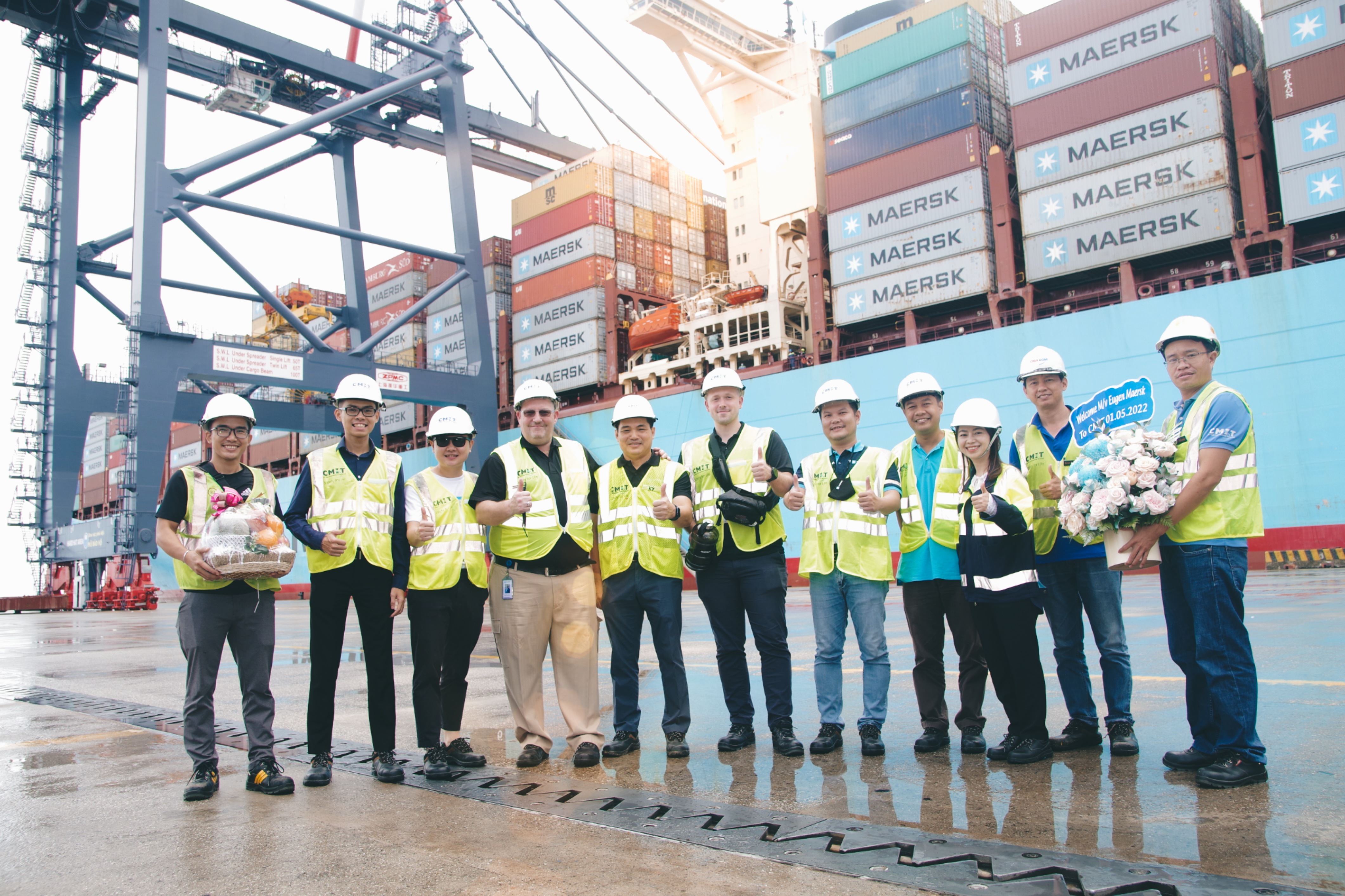 Chào đón đoàn khách VIP từ Maersk lên thăm tàu Eugen Maersk ngày 01/05/2022 tại CMIT
